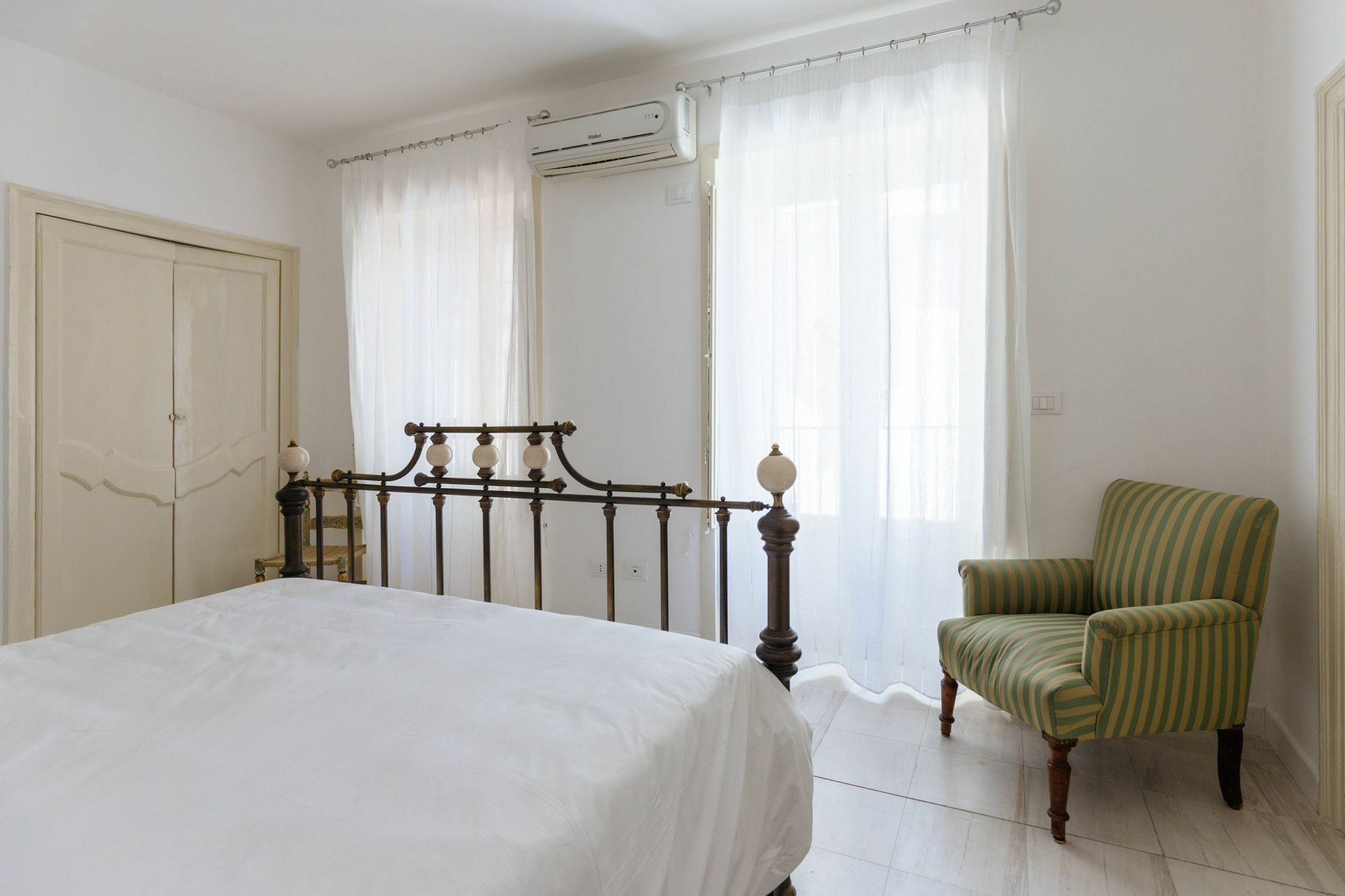Sant'Elia Prestige Apartment With Balcony パレルモ エクステリア 写真